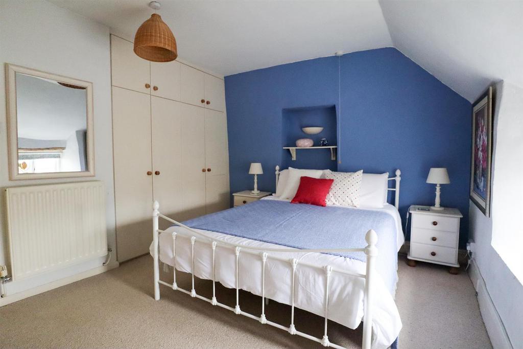 Bedroom 2 (2).jpg