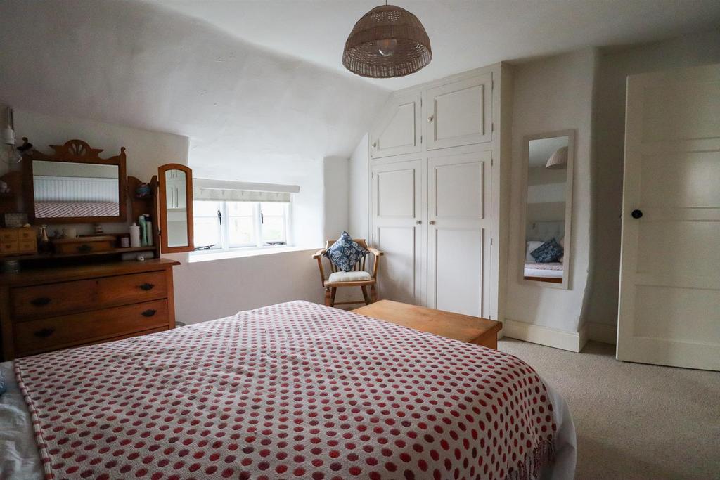 Bedroom 3 (2).jpg