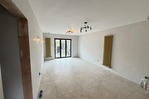 undefined, Robins Close, Peterborough