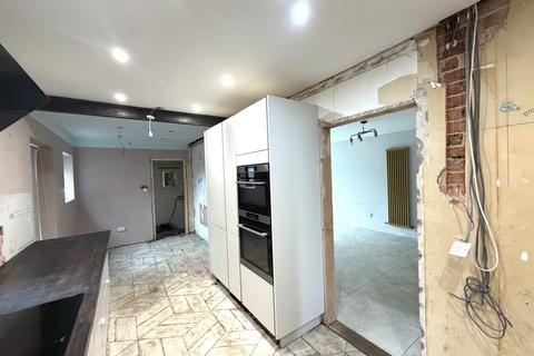 undefined, Robins Close, Peterborough