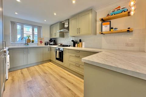 3 bedroom end of terrace house for sale, Lovage Road, Whiteley
