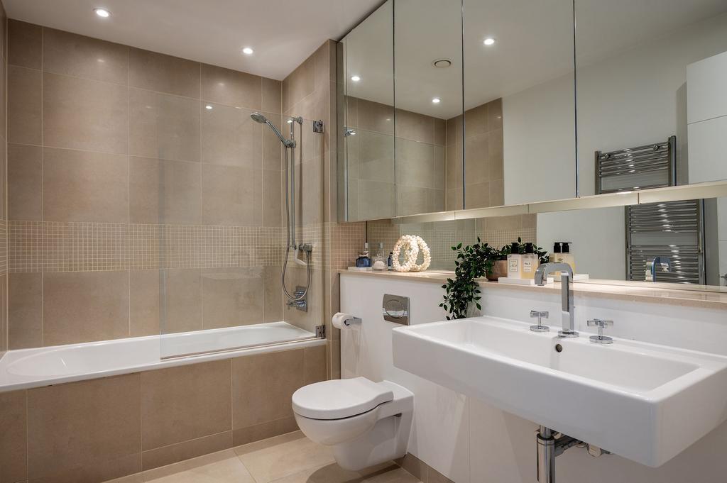Family Bathroom 3 Dart Marina, Dartmouth