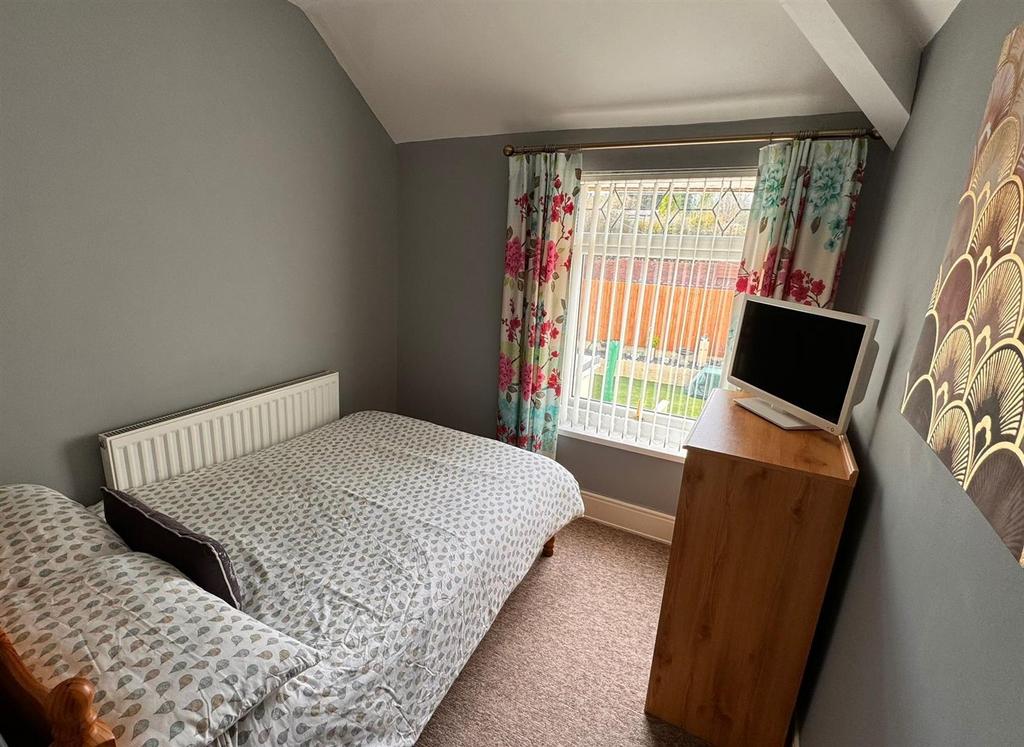 Bedroom 3: