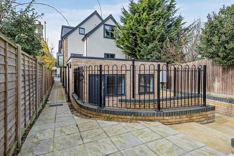 undefined, Elizabeth Way, Cambridge, Cambridgeshire