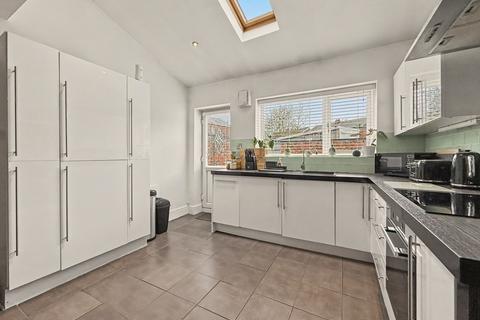 2 bedroom terraced house for sale, Nipper Lane, Whitefield, M45