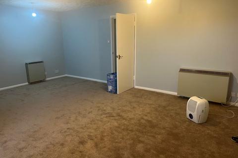 3 bedroom flat to rent, Flat , Westbury Heights, Westbury Road, Dover