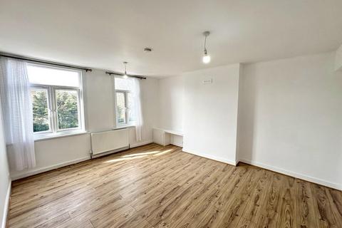 3 bedroom maisonette to rent, Lewisham Way, Brockley, London, SE4