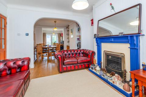 3 bedroom semi-detached house to rent, Windsor Avenue, Uxbridge, UB10