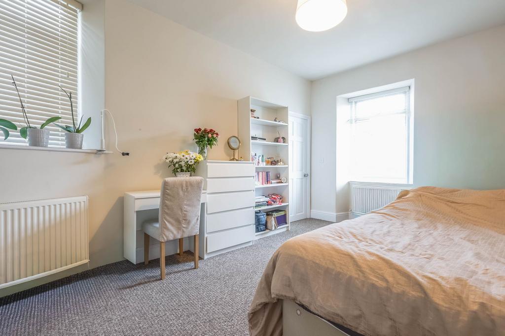 Bedroom / dining room