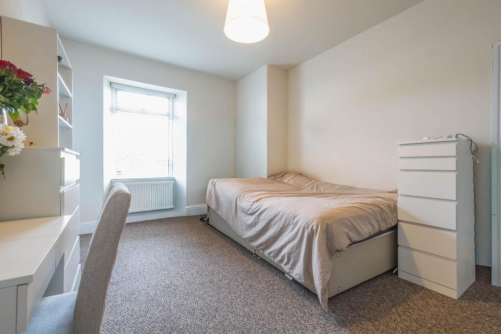 Bedroom / dining room