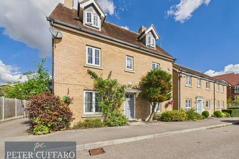 5 bedroom detached house for sale, Sanville Gardens, Ware SG12