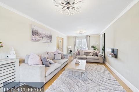 5 bedroom detached house for sale, Sanville Gardens, Ware SG12