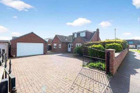 4 bedroom detached bungalow for sale, Moor Lane, York