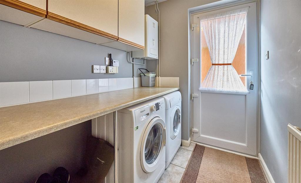 Utility Room to side