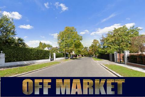6 bedroom detached house to rent, The Bishops Avenue, London N2