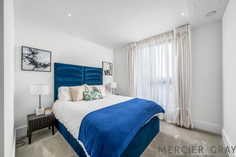 2 bedroom house for sale, Chaplin Drive, London EN4