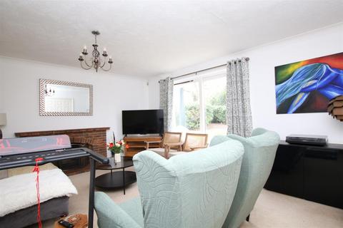 undefined, Quail Close, Horsham, West Sussex