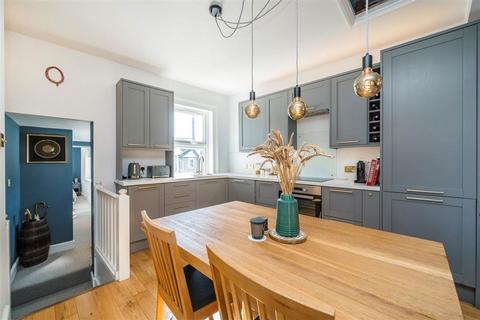 undefined, Walpole Road, Teddington TW11