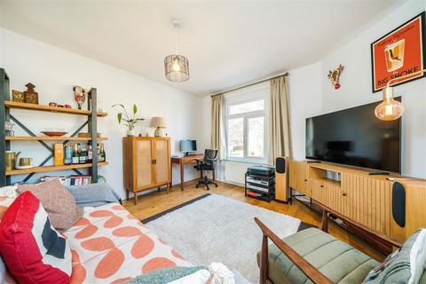 undefined, Walpole Road, Teddington TW11