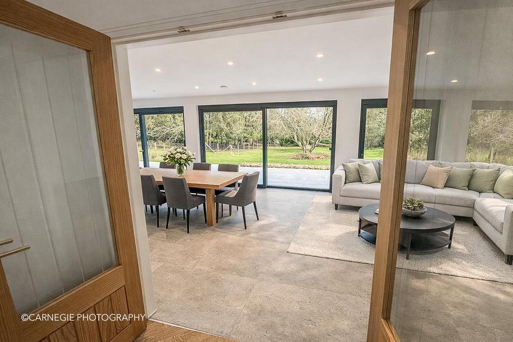 Kitchen/dining/living