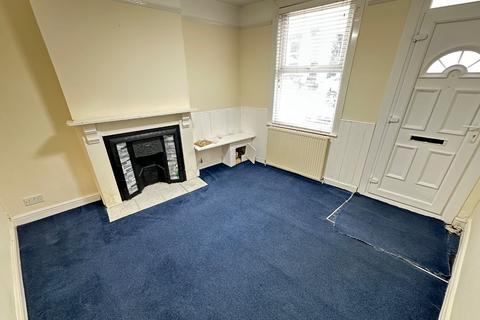2 bedroom terraced house to rent, Hartley Road, Luton, Bedfordshire, LU2 0HY