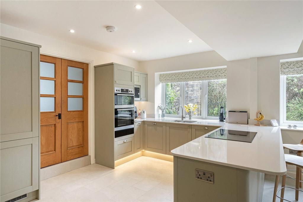 Kitchen/Dining Area