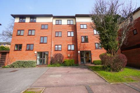 undefined, London Road, High Wycombe HP11