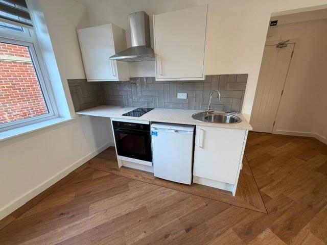 Flat 9 studio room 2.jpg