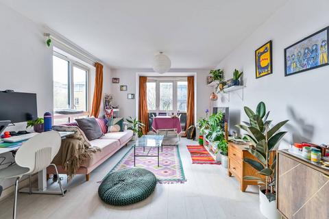 1 bedroom flat for sale, Seven Sisters Road, Finsbury Park, London, N4