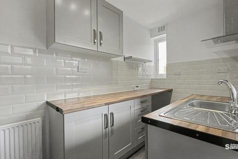 3 bedroom semi-detached house for sale, Beazley Avenue, Mansfield, NG18