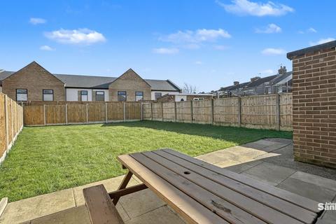 3 bedroom semi-detached house for sale, Beazley Avenue, Mansfield, NG18