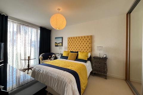 4 bedroom semi-detached house for sale, St. Clements Avenue