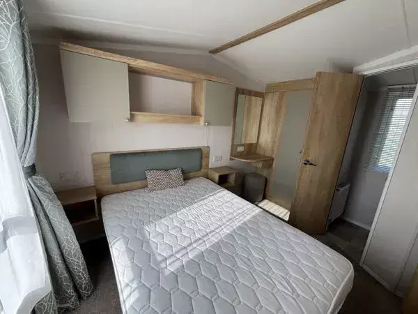 Swift Provence Main Bedroom At The Springs Holiday