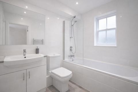 2 bedroom apartment to rent, Baker Street, London NW1