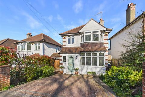 Roke Road, Kenley CR8