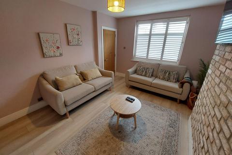 2 bedroom semi-detached house to rent, Westwood Terrace, York YO23