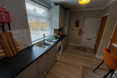 2 bedroom semi-detached house to rent, Westwood Terrace, York YO23