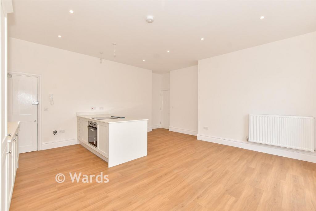 Lounge/Kitchen