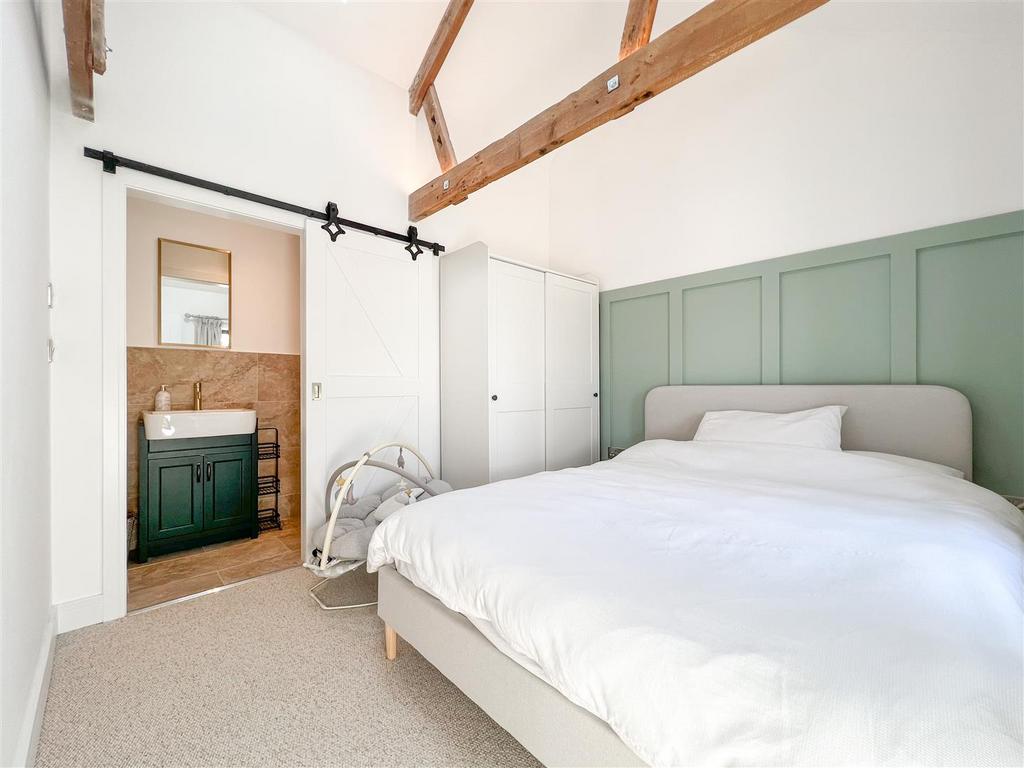 Bedroom 1.jpeg
