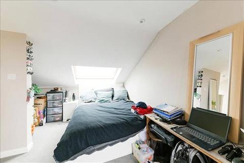 5 bedroom terraced house to rent, Durnsford Road, London, SW19