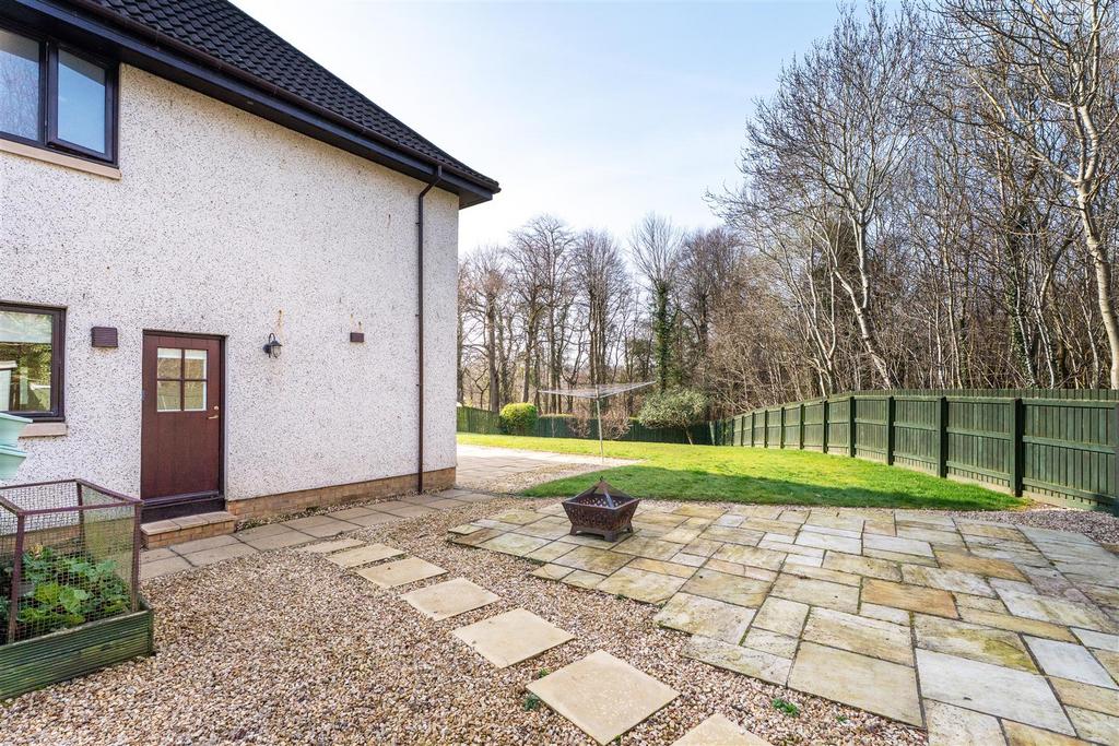Rear Garden-10.jpg