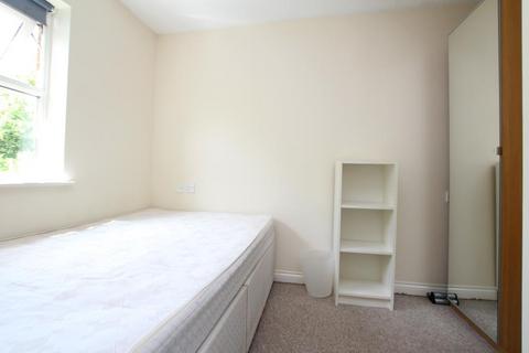 undefined, Wren Close, Bristol BS16