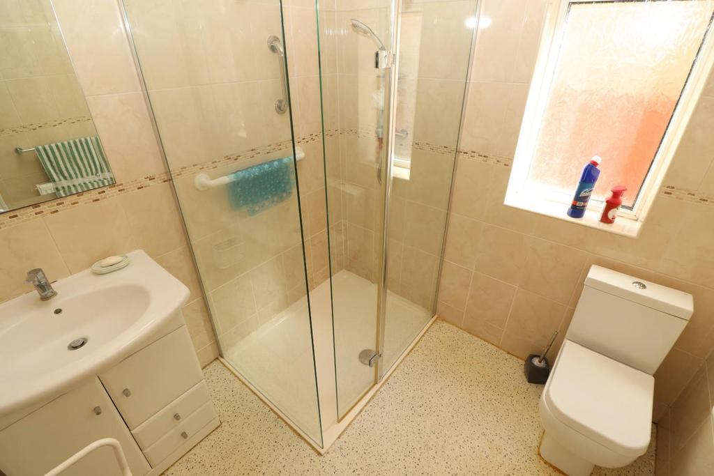 Shower Room / WC