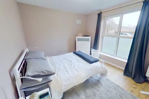 2 bedroom flat to rent, Flat 1 7a North Grange Road, Headingley, Leeds, West Yorkshire