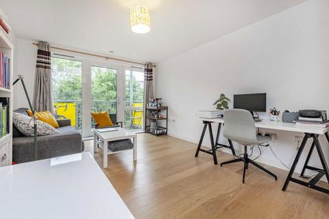 1 bedroom flat to rent, Wharncliffe Mews, London SW4