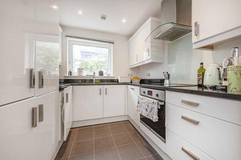 1 bedroom flat to rent, Wharncliffe Mews, London SW4