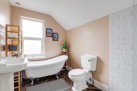 2 bedroom terraced house for sale, Camelot Street, Nottingham NG11