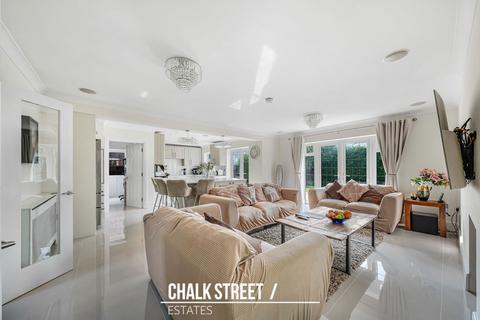 undefined, Oakwood Chase, Emerson Park, RM11