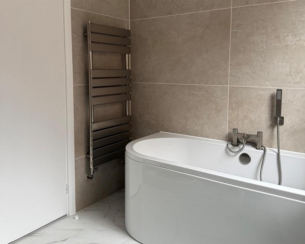 New bathroom shot 2.jpg