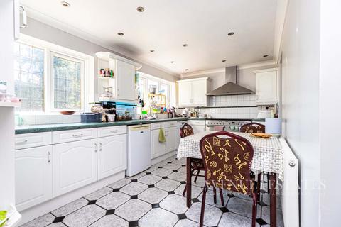 5 bedroom detached house for sale, Baverstock Road, Poole BH12
